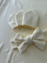 Load image into Gallery viewer, CREPE DICKY BOWS