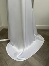 Load image into Gallery viewer, WRAP WEDDING DRESS